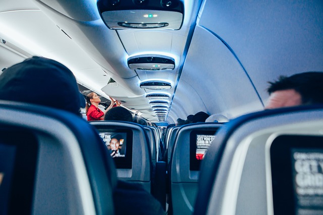 De verschillen tussen een premium economy en economy stoel