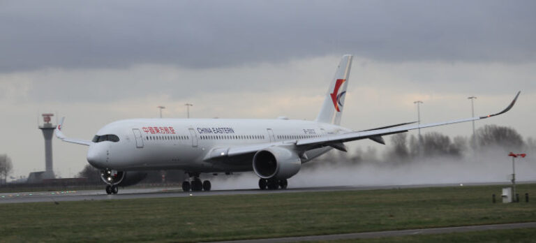 China Eastern Airbus A350-900 B32CZ