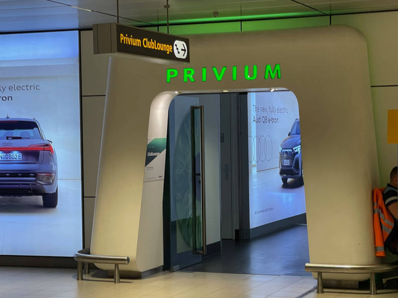 Schiphol Privium Departure lounge American Express