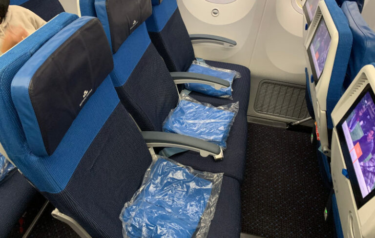 klm economy comfort stoel - stoel beenruimte